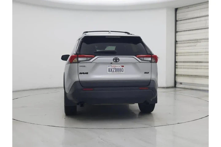 $20998 : Toyota RAV4 2021 XLE Premium image 6