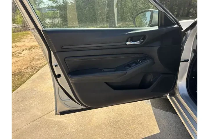 $11820 : Nissan Altima 2019 2.5 S 4dr image 10