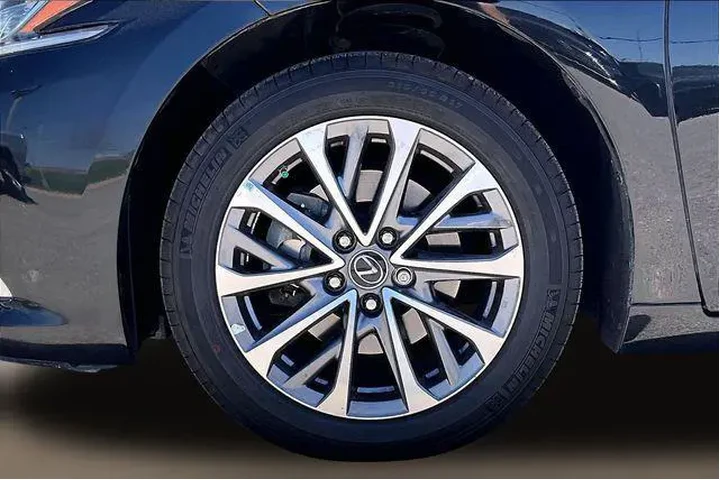 $39872 : Lexus ES 350 2023 4dr Sedan image 8