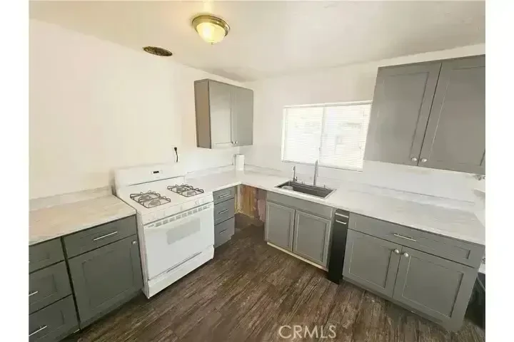 POMONA/91766 CASA PRIVADA image 3