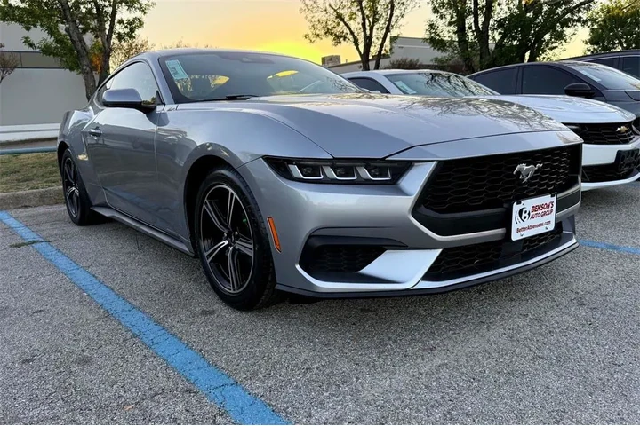 $28386 : Ford Mustang 2024 EcoBoost P image 1