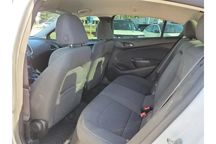 $10068 : Chevrolet Cruze 2017 LT Auto image 9