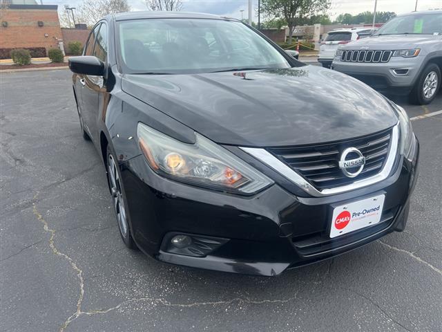 $11990 : PRE-OWNED 2017 NISSAN ALTIMA image 1