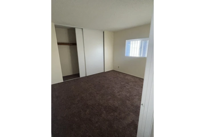 $2400 : RENTO APTO 2 CUARTOS LYNWOOD image 7