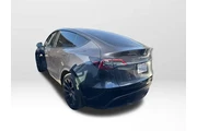 $26822 : Tesla Model Y 2024 Long Rang thumbnail