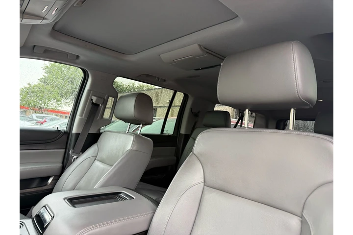 $9996 : 2020 Suburban 2WD LT image 7
