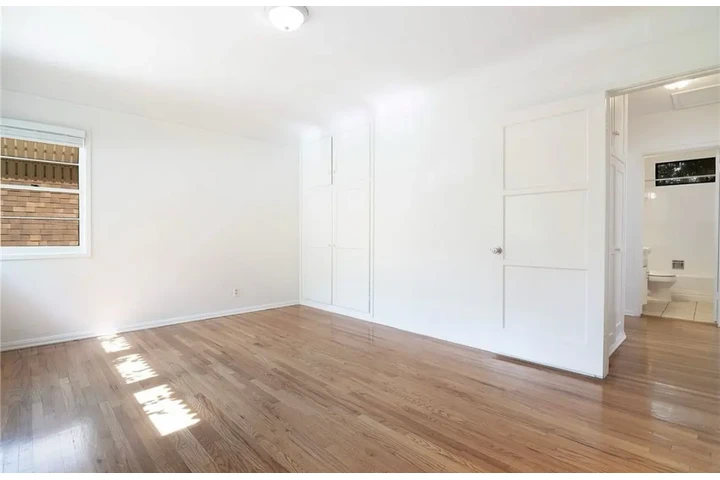 $2460 : 3Bed 2Bath in Huntington Park image 6