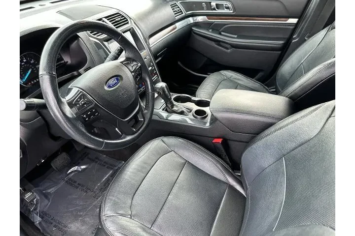 $13985 : Ford Explorer 2019 Limited 4 image 9