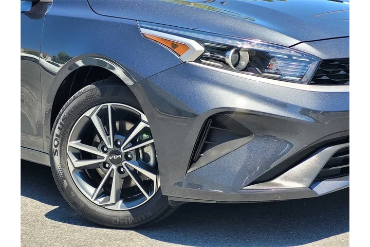 $19499 : 2023 Forte LXS image 4