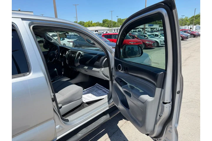 $14980 : 2015 Tacoma Double Cab AT Pre image 8