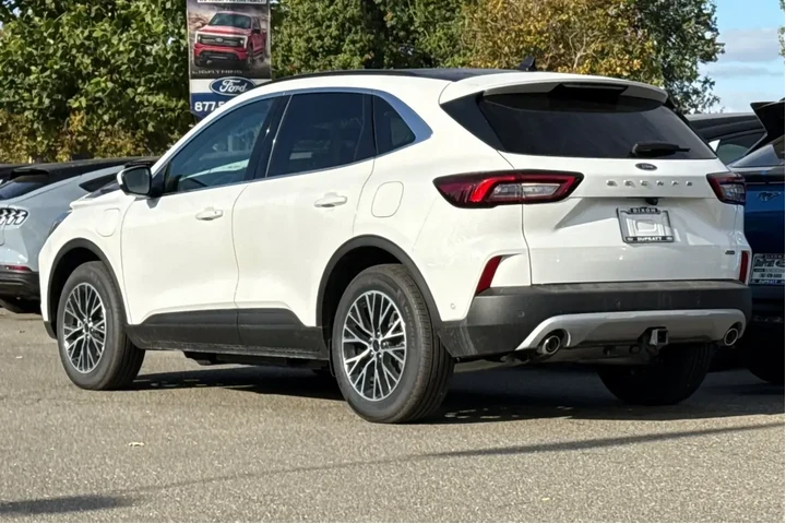 $39550 : Ford Escape Plug-In Hybrid 2 image 6