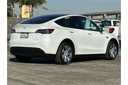 $33520 : Tesla Model Y 2023 AWD Long thumbnail