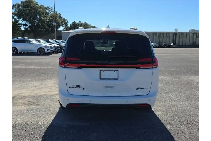 $25901 : Chrysler Pacifica Hybrid 202 image 8