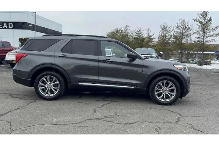 $21133 : Ford Explorer 2020 AWD XLT 4 image 4