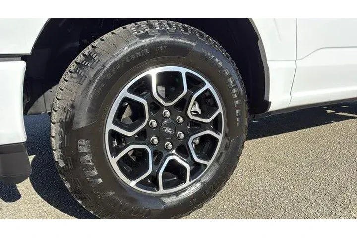 $35847 : Ford F-150 2023 4x4 XL 4dr S image 9