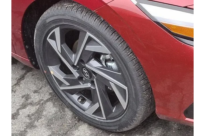 $27700 : Hyundai ELANTRA 2025 SEL Con image 4