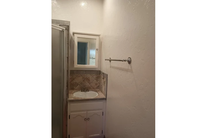 $1200 : Cuartos image 3
