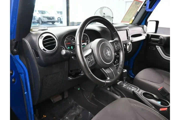 $13992 : Jeep Wrangler Unlimited 2015 image 10