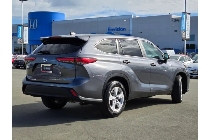 $34988 : Toyota Highlander 2023 L 4dr image 7