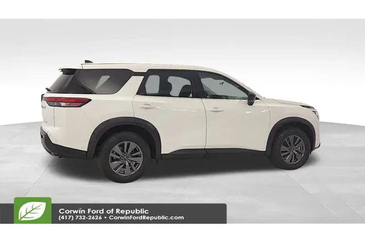 $27589 : Nissan Pathfinder 2024 AWD S image 8