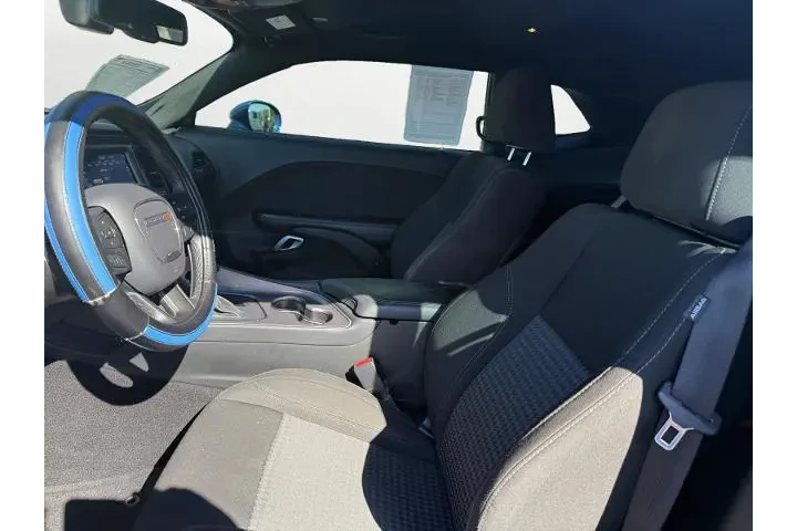 $27681 : Dodge Challenger 2023 SXT 2d image 9