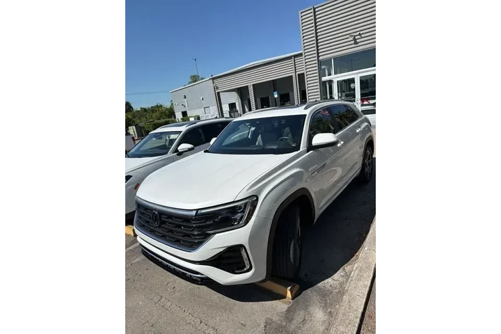 $32990 : Volkswagen Atlas Cross Sport image 2