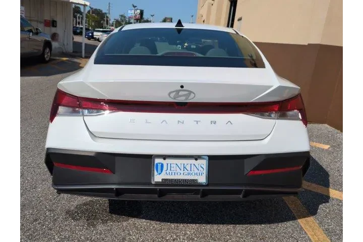 $23998 : Hyundai ELANTRA 2024 SEL 4dr image 5