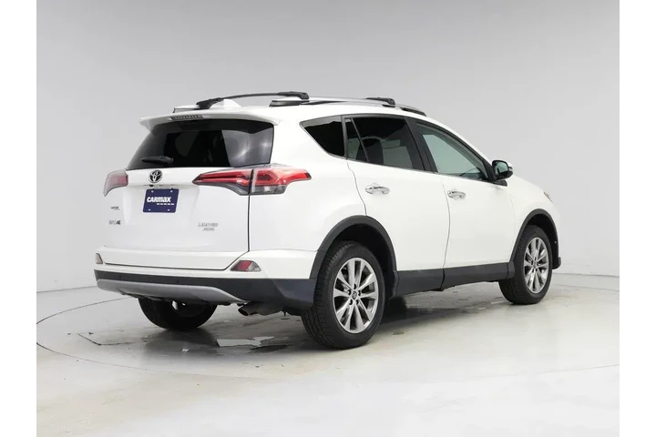 $24998 : Toyota RAV4 2017 AWD Limited image 8