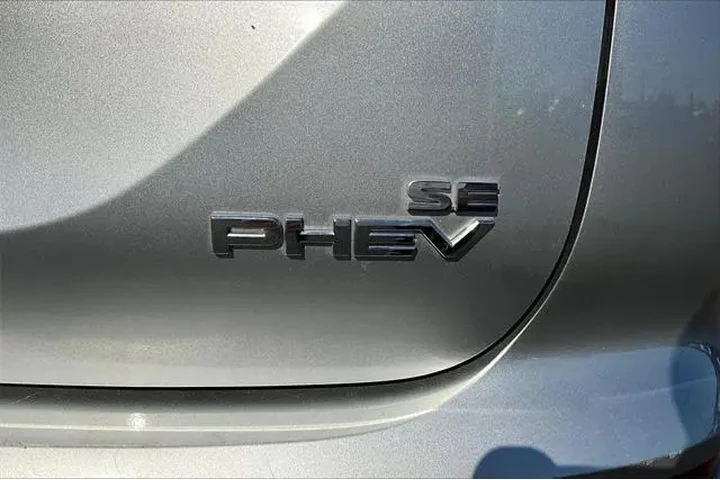 $25998 : Mitsubishi Outlander PHEV 20 image 8