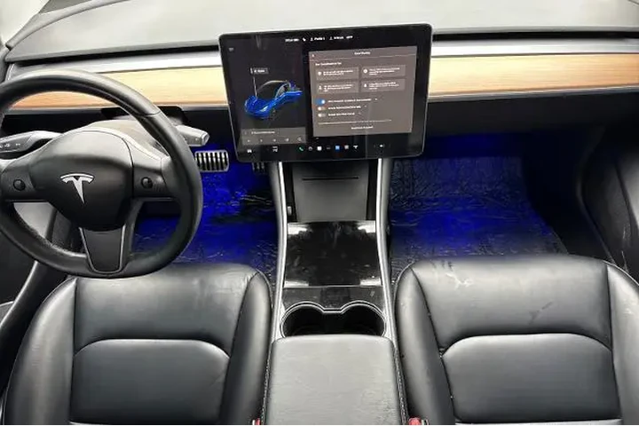 $19216 : Tesla Model 3 2018 Mid Range image 5