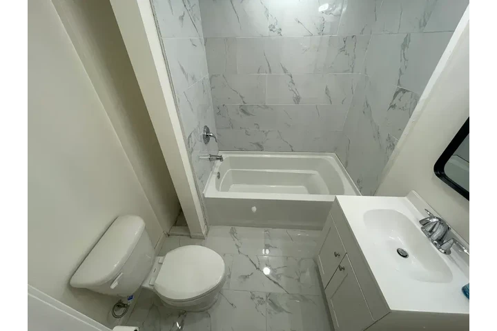 $1100 : Cozy 1-Bedroom and 1-Bathroom image 8