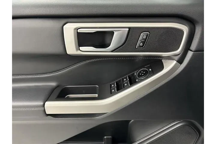 $29500 : Ford Explorer 2023 AWD XLT 4 image 5