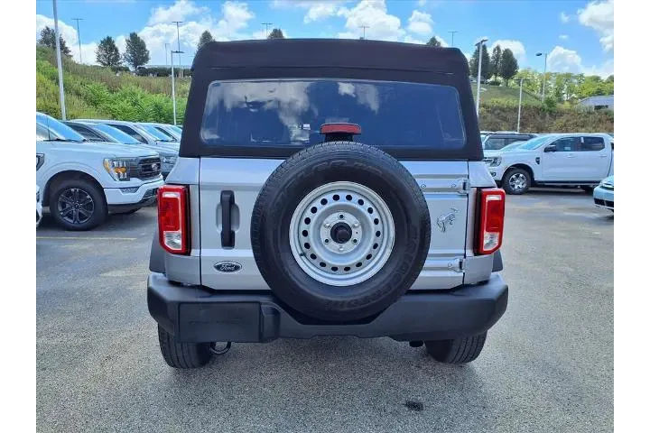 $35986 : Ford Bronco 2023 4x4 Base 4d image 3