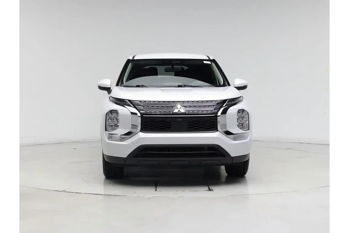 $23998 : Mitsubishi Outlander 2023 ES image 5