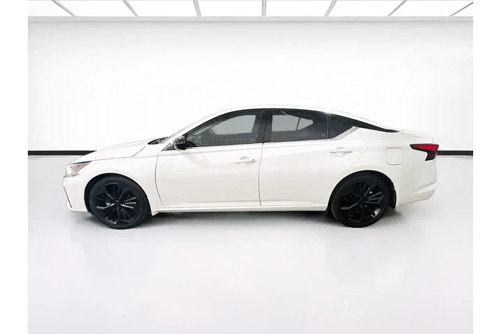 $19600 : Nissan Altima 2023 2.5 SR 4d image 2