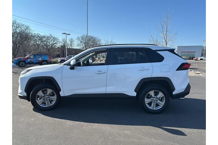 $26000 : Gold Certified2024 RAV4 XLE image 7