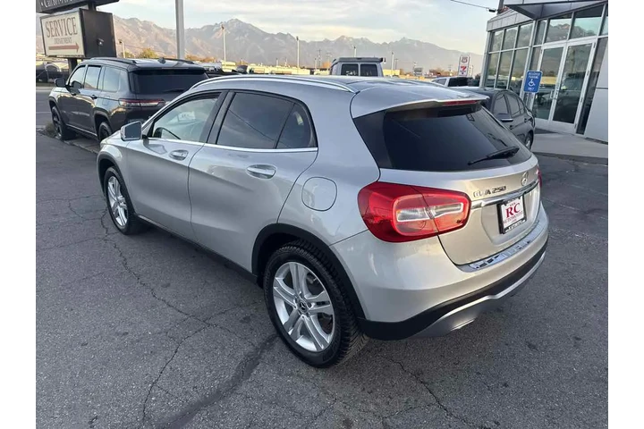 $14910 : 2018 GLA 250 4MATIC SUV image 8