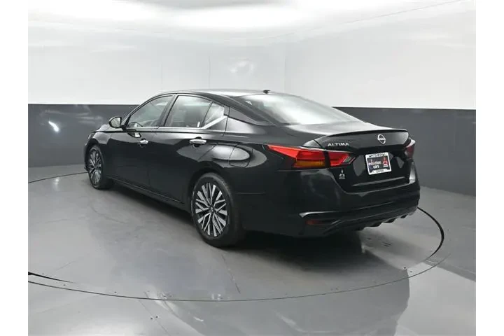 $22554 : Nissan Altima 2024 2.5 SV 4d image 3