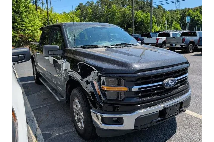 $37638 : Ford F-150 2024 4x4 XLT 4dr image 2