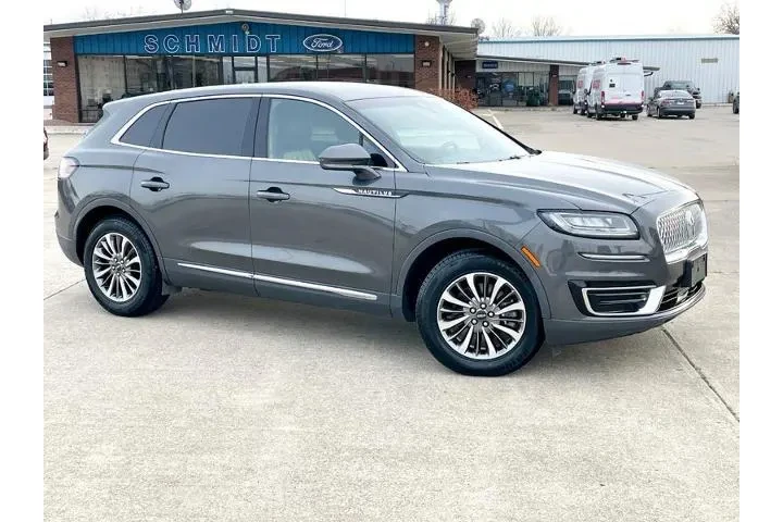 $19998 : Lincoln Nautilus 2020 4dr St image 3