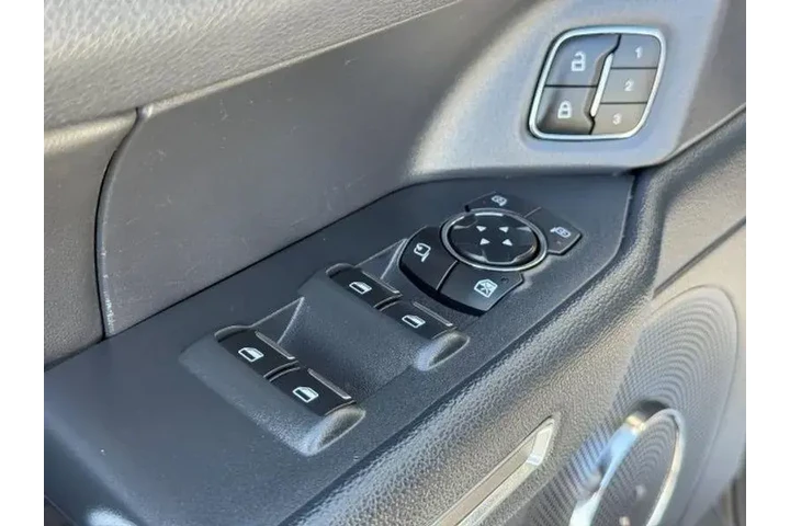 $39923 : Ford Expedition 2024 4x4 XLT image 10