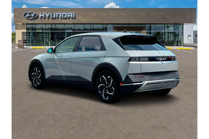 $27570 : Hyundai IONIQ 5 2024 SEL 4dr image 5