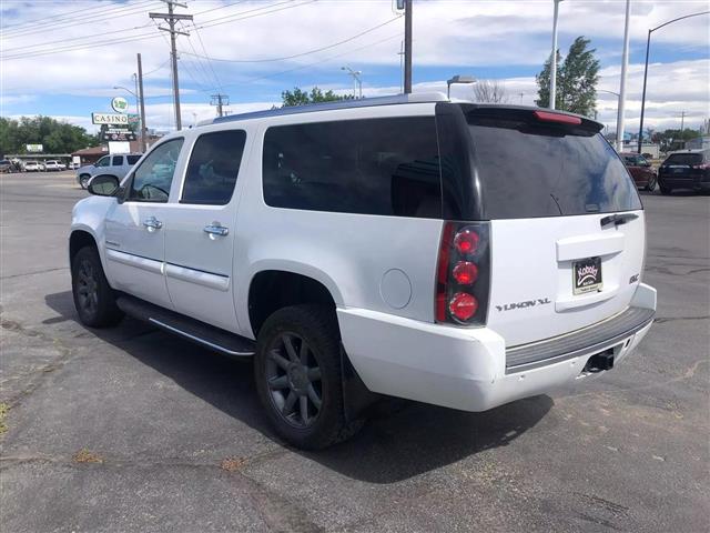 $10995 : 2008 GMC YUKON XL 15002008 GM image 5