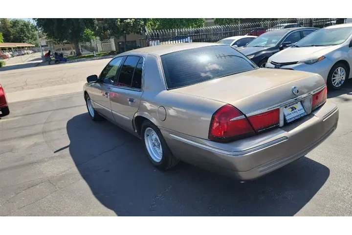$6999 : 2001 Grand Marquis image 4