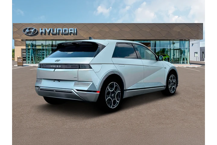 $33990 : Hyundai IONIQ 5 2024 AWD Dis image 7