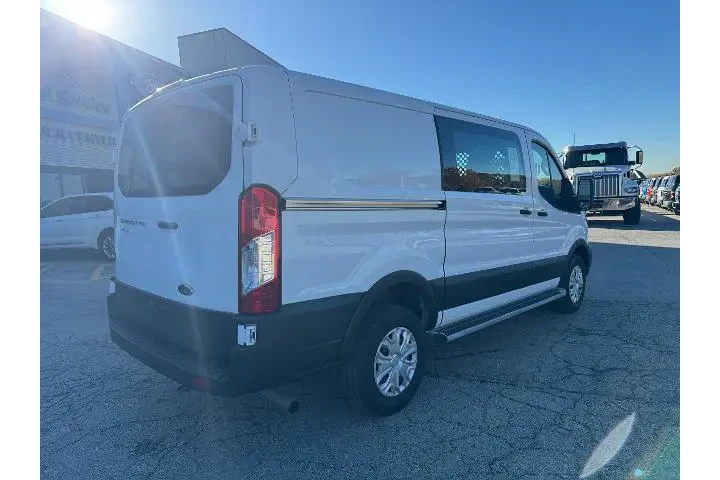 $33988 : Ford Transit 2023 250 3dr LW image 7