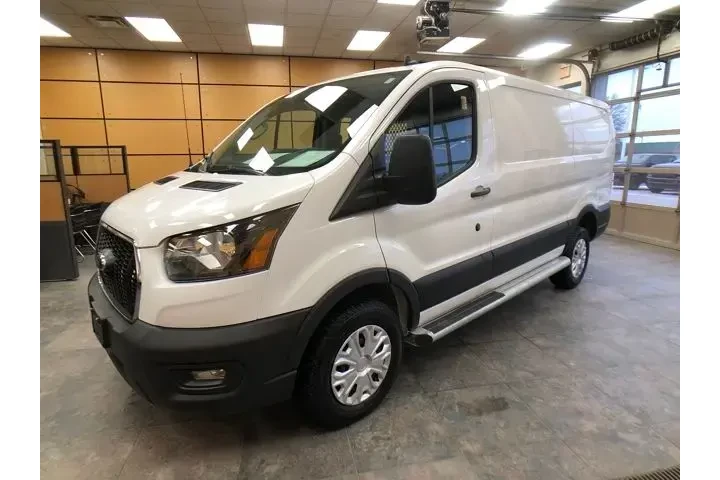 $32256 : Ford Transit 2024 250 3dr SW image 3
