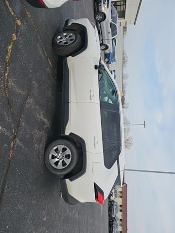 $22990 : Pre-Owned 2022 RAV4 LE image 6