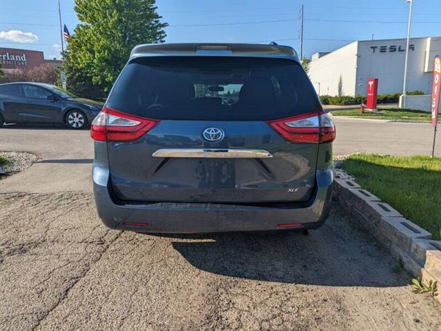 $18990 : 2015 Sienna Limited Premium 7 image 5