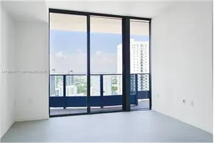 $5000 : Rental property with 1 bedro image 6